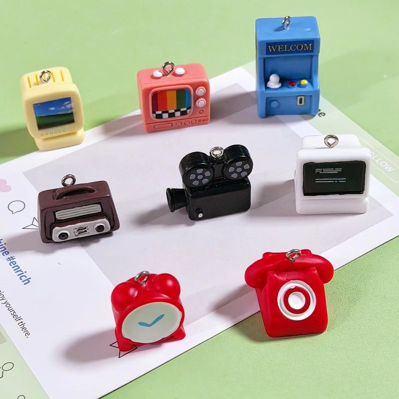 8 Pezzi Ciondoli in Resina 3D  - Vintage Alarm Clock recensione e prezzo