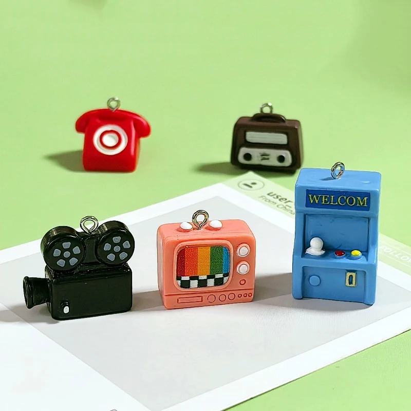 8 Pezzi Ciondoli in Resina 3D  - Vintage Alarm Clock recensione e prezzo